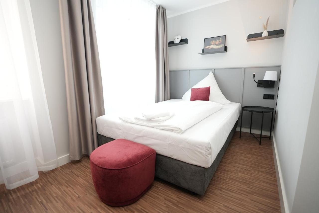 Boutique Kaiser - Hotel & Apartments Франкфурт на Майн Екстериор снимка